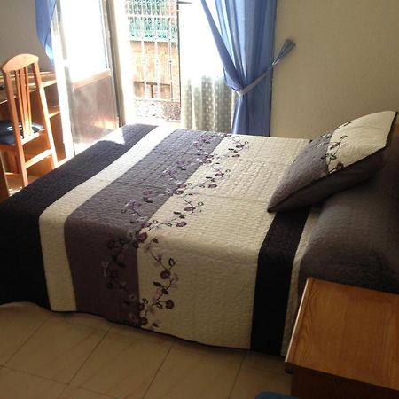 Hostal Fernandez Madrid Dış mekan fotoğraf
