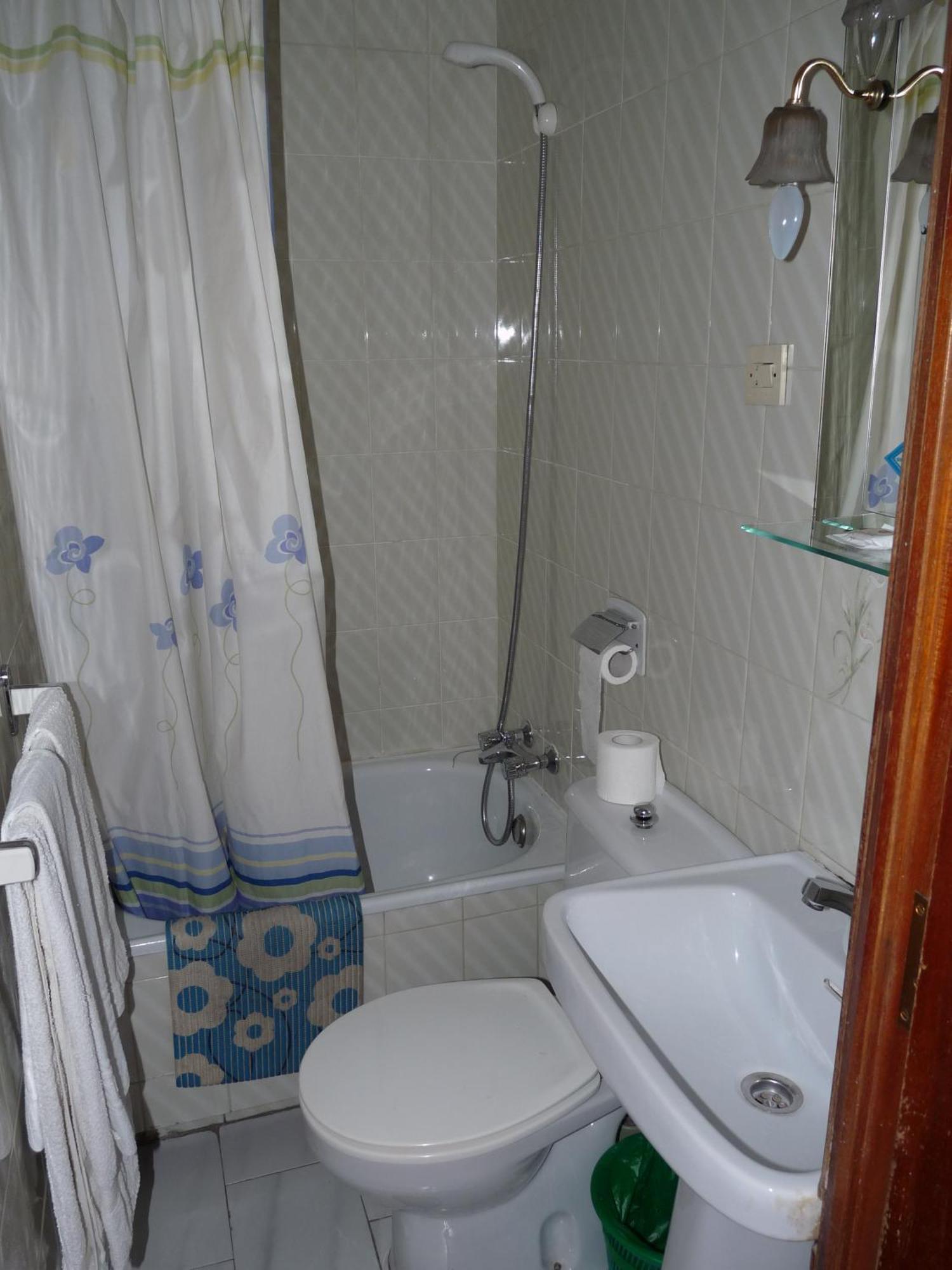 Hostal Fernandez Madrid Dış mekan fotoğraf
