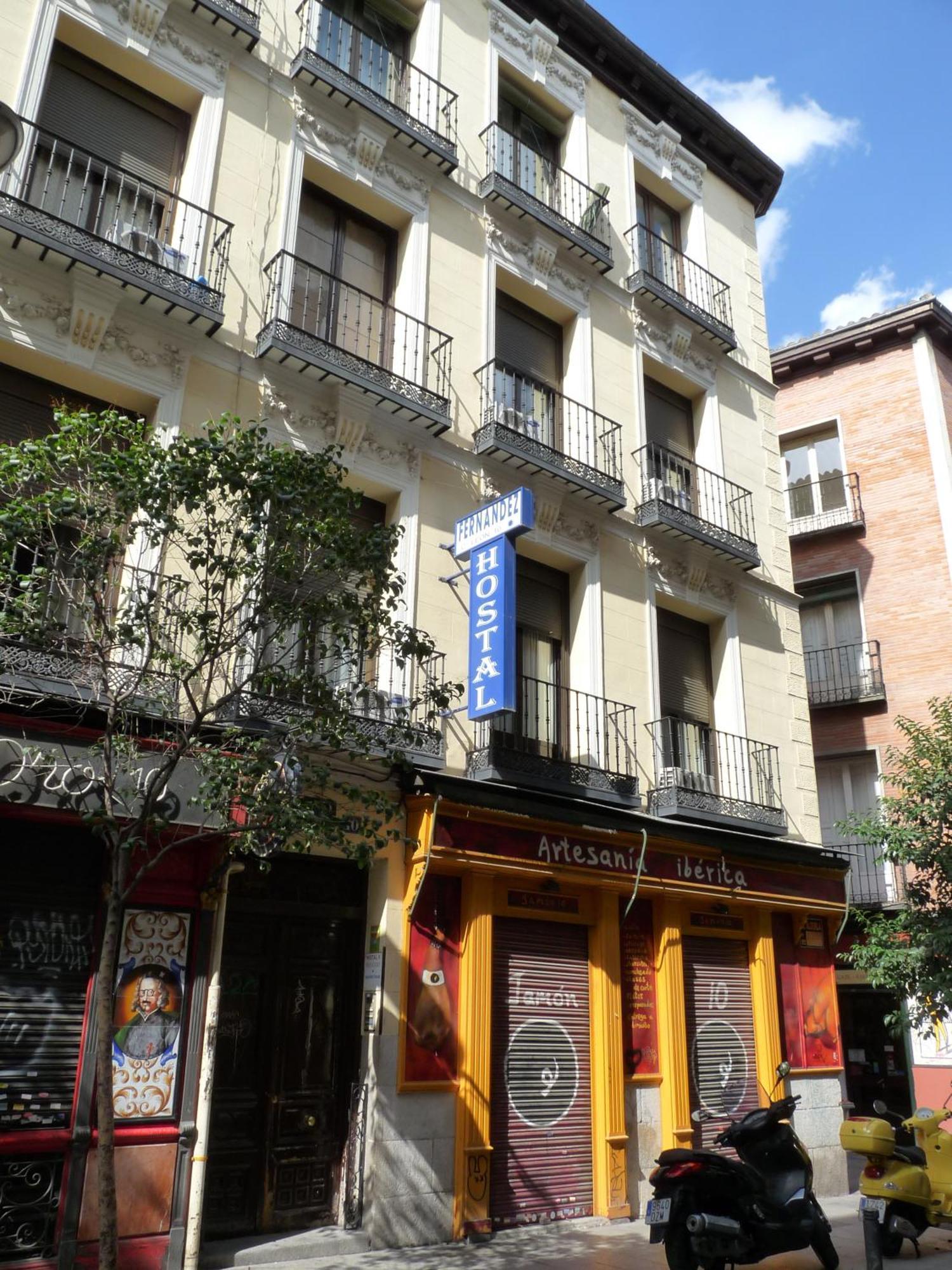 Hostal Fernandez Madrid Dış mekan fotoğraf